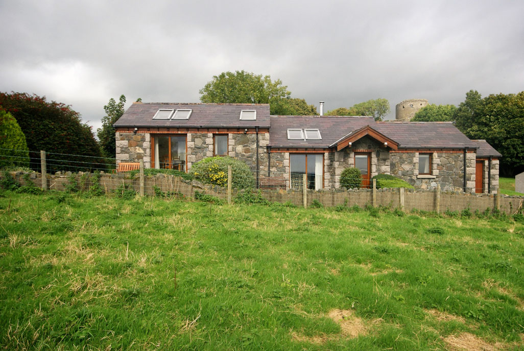 Castle Cottage, Self-Catering, Dundrum, Co Down.